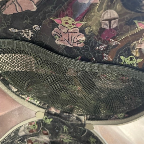 Vera Bradley Grogu Baby Yoda Whimsey Cosmetic Case Bag Disney Star Wars - Picture 7 of 11